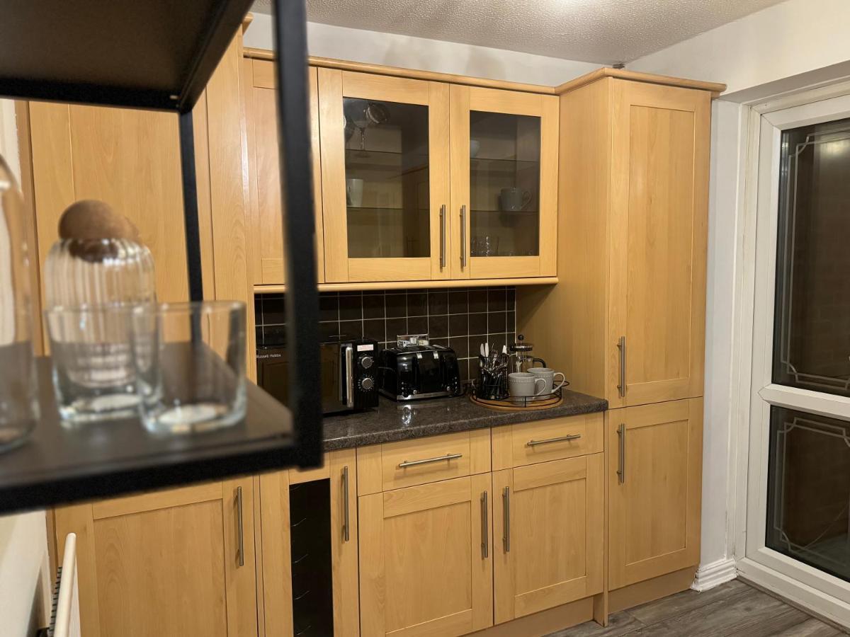 Near Me - Sandwell 3 Bed Free Parking * Birmingham